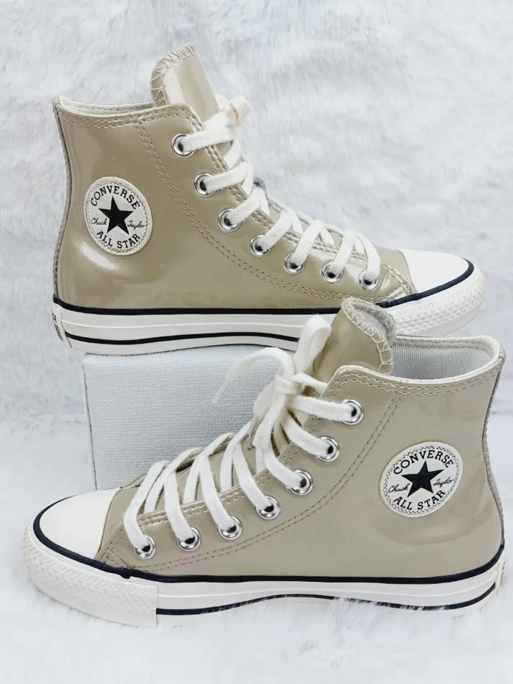 Converse Girl's Taupe Chuck Taylor All Star Mid-Top Athletic Sneaker Size 5